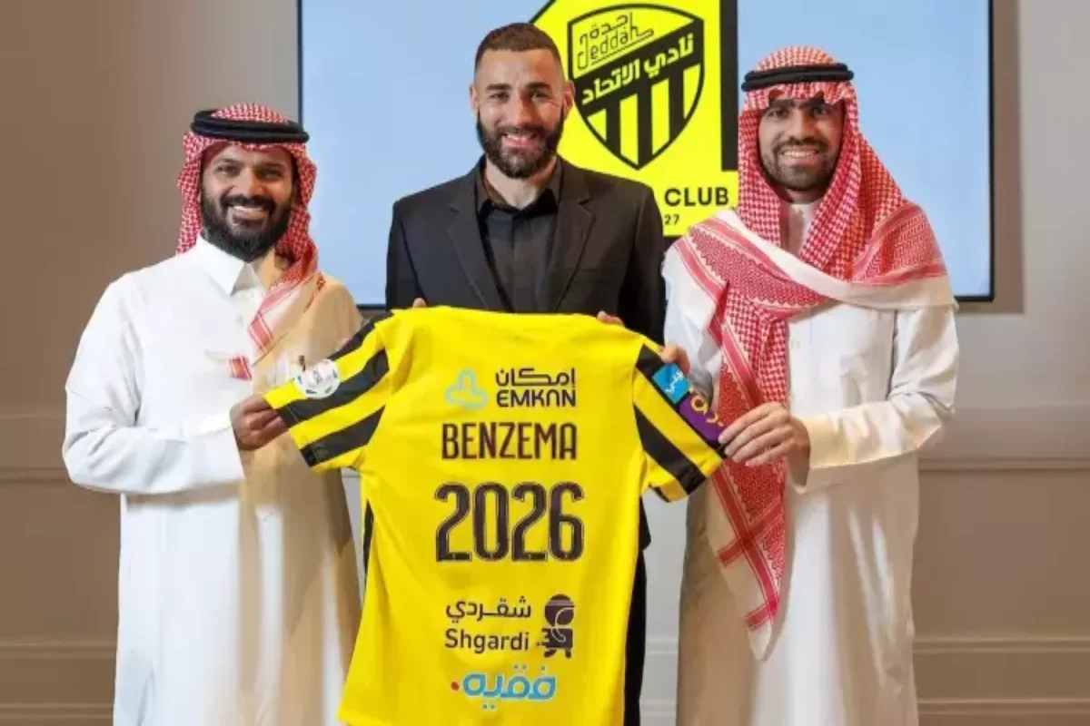 بنزيما اتحاديا حتي 2026